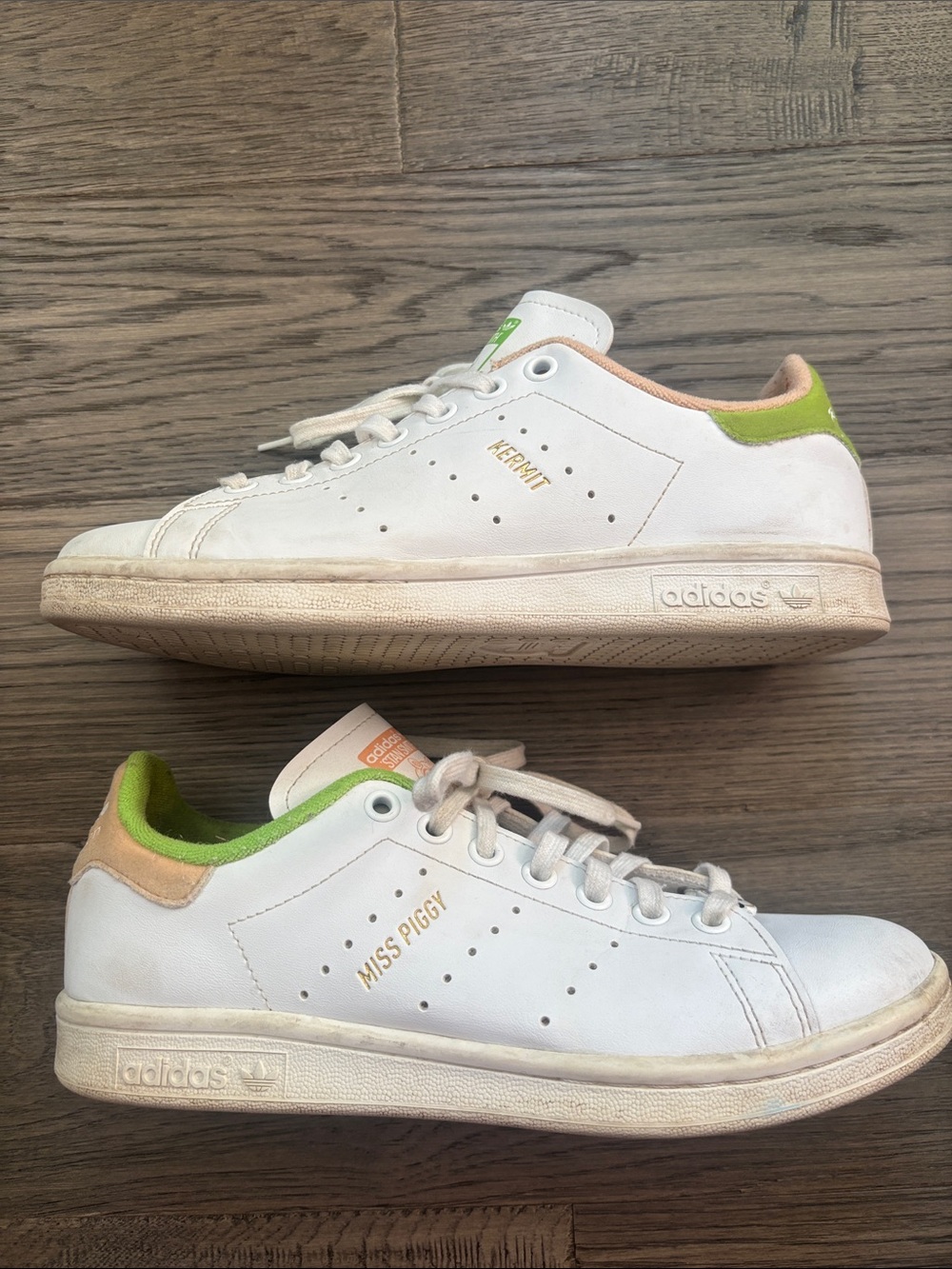Adidas Stan Smith | Miss Piggy and Kermit Sneakers Disney Collab Size 6 - Picture 5 of 12